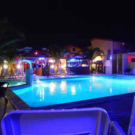 호텔 Nicola's Village Dclub